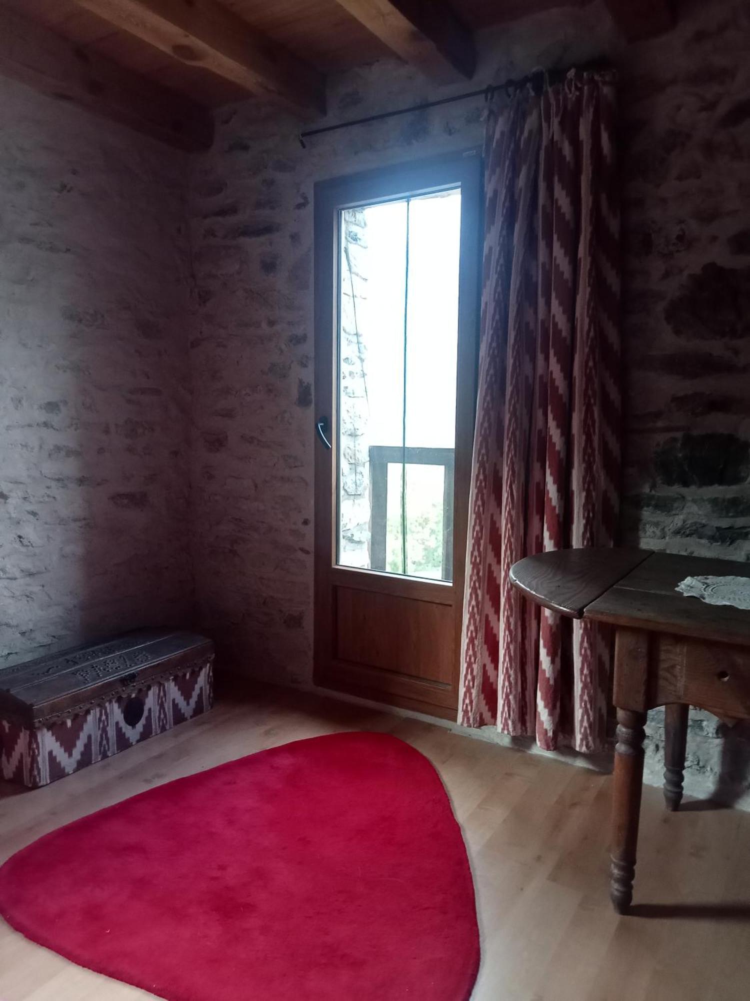 Suite En Cuadra Pajar, Casa Rural Hoz de Jaca Bagian luar foto